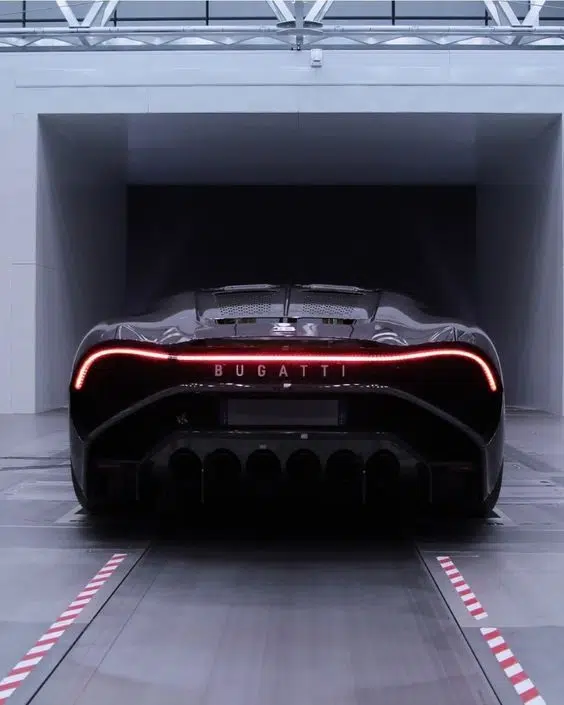 Bugatti La Voiture Noire 4